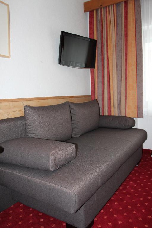 Hotel Garni Dorfblick Sankt Anton am Arlberg Room photo
